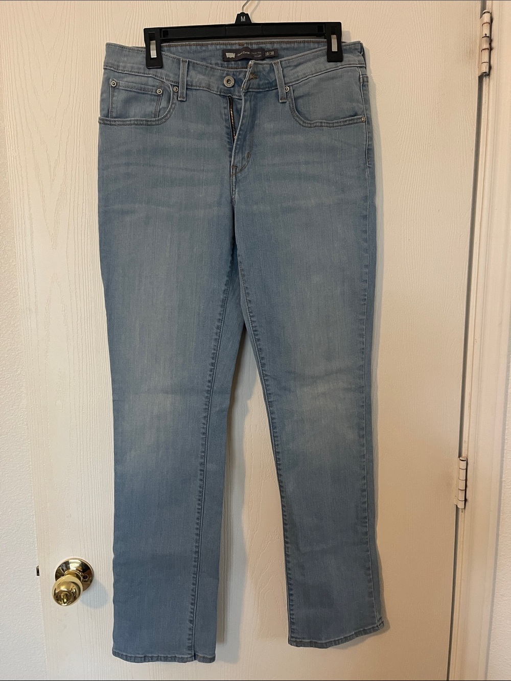 Light Wash Women's Levi Jeans - Demi curve classic rise straight